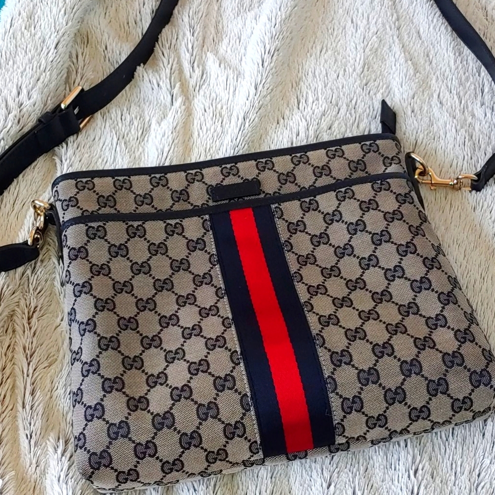 Authentic Gucci crossbody